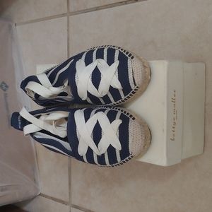 1 pair of used Betty's Mueller Spadrille